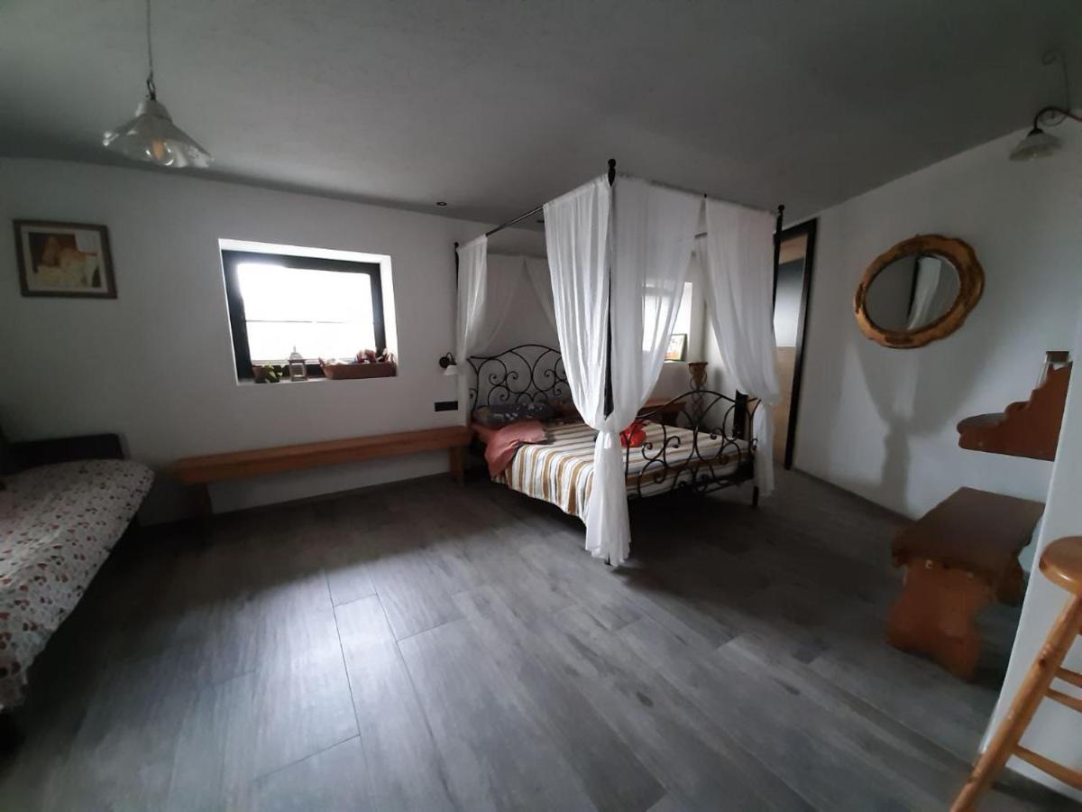 Haus Fels Bed & Breakfast Sluderno Bagian luar foto